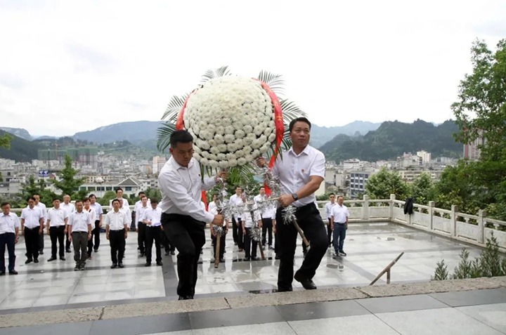 传承红色基因 弘扬奋斗心灵——云南省煤炭产业集团（亿万先生MR集团）机关发展党史进建教育现场进建履历活动