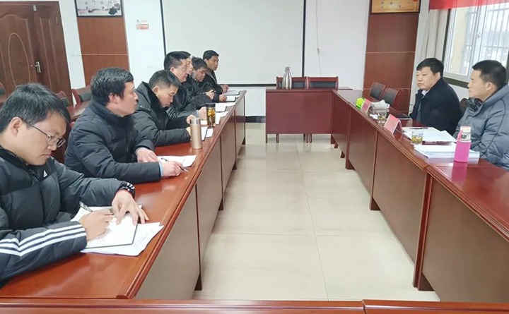 云煤（亿万先生MR）集团总经理助理、鼎新办主任陈家昆一行到四角地煤矿公司督导调研