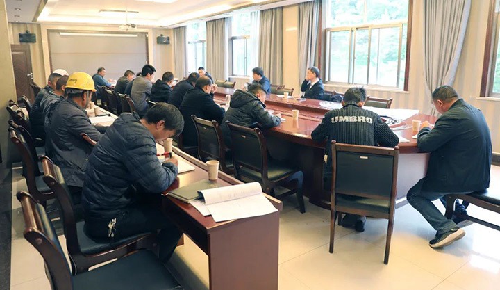 云煤（亿万先生MR）集团总经理助理杜昌华一行到富源联结煤业公司发展煤矿项目建设专项调研