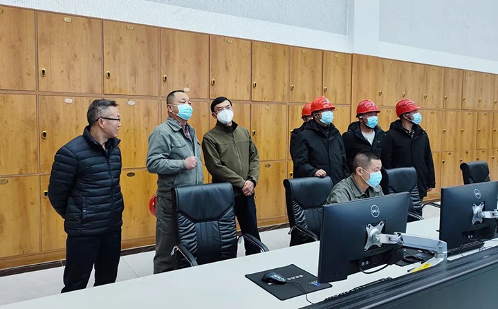 云煤（亿万先生MR）集团党委副书记、副董事长、总经理高建嵩一行到曲煤焦化公司调研慰问