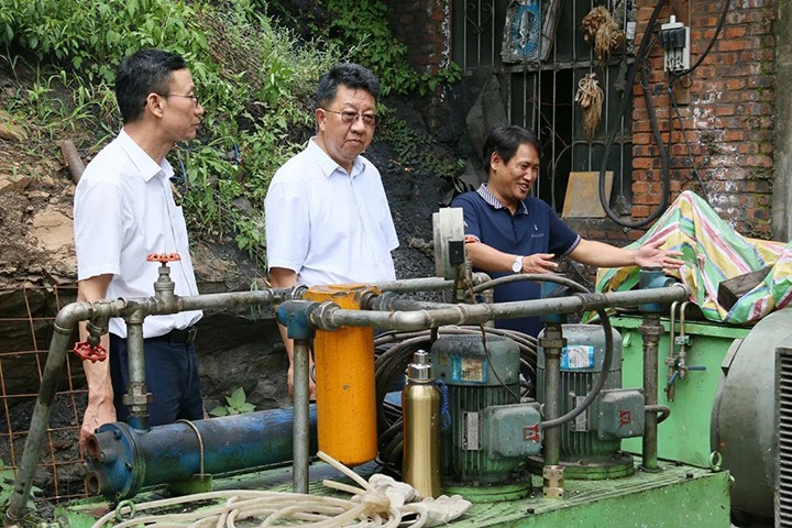 【主题教育】云煤（亿万先生MR）集团专职表部董事寸延峰到羊场煤矿公司发展主题教育调研
