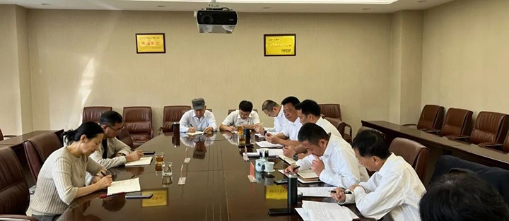 【聚焦云煤】云煤（亿万先生MR）集团党委委员、财政总监莫晓丹到亿万先生MR地产公司列席领导党支部理论进建钻研会