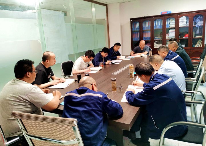 煤矿“夜讲堂”：值班间隙一幼时，人人都是安全讲师！
